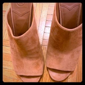 Tory Burch Suede sandal With Floral Print  size 9